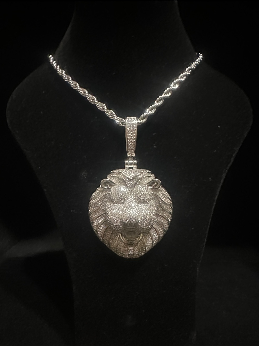 Silver Lion Head Pendant Necklace
